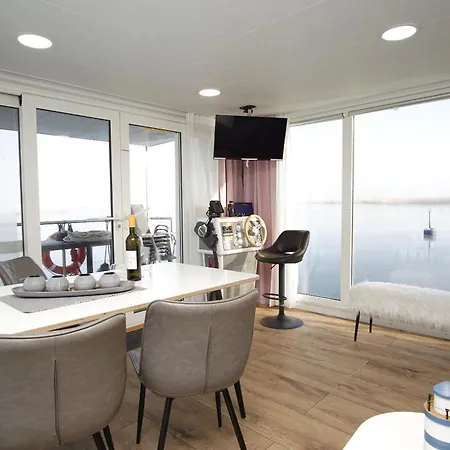 Casa vacanze Hausboot Lydia Mit Sauna Und Elektrokamin - Hausbooturlaub Auf Ruegen *
