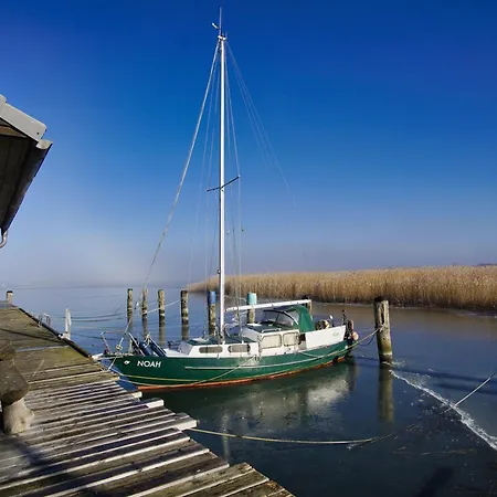 بيت للعطل Hausboot Lydia Mit Sauna Und Elektrokamin - Hausbooturlaub Auf Ruegen غيجير