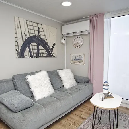 Casa vacanze Hausboot Lydia Mit Sauna Und Elektrokamin - Hausbooturlaub Auf Ruegen *