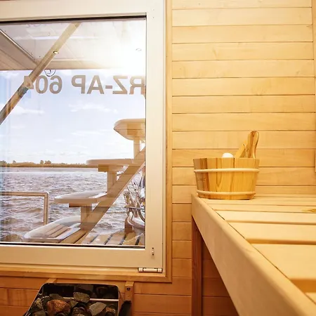 Hausboot Lydia Mit Sauna Und Elektrokamin - Hausbooturlaub Auf Ruegen *