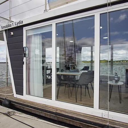 Hausboot Lydia Mit Sauna Und Elektrokamin - Hausbooturlaub Auf Ruegen غيجير