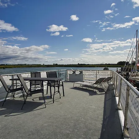 Hausboot Lydia Mit Sauna Und Elektrokamin - Hausbooturlaub Auf Ruegen * غيجير